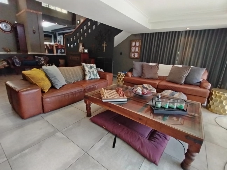5 Bedroom Property for Sale in Protea Park North West